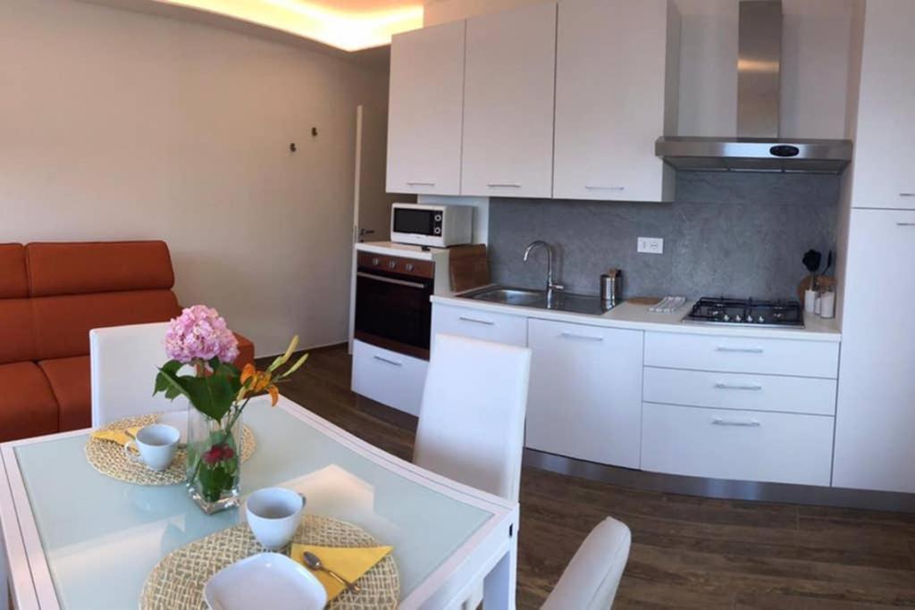 Wind Rose Apartments 2 Torbole Sul Garda Exterior foto